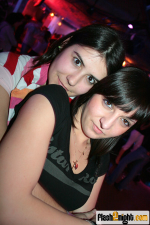 ma petite lesbienne et laura devant